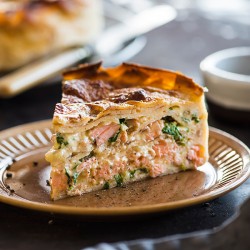 Hjemmelavet laksetærte ( 8 prs.) Hjemmelavet laksetærte ( 8 prs.)