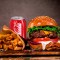Burger Menu med pommes frites og sodavand Burger Menu med pommes frites og sodavand