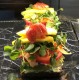 Avokado toppet med hytteost, rødløg og cherrytomater Avokado toppet med hytteost, rødløg og cherrytomater