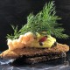 Fiskefilet med smørstegt rødspættefilet med grov remoulade, dild, kapers og citron Fiskefilet med smørstegt rødspættefilet med grov remoulade, dild, kapers og citron
